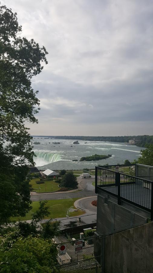 Adam 3* Niagara-Fälle